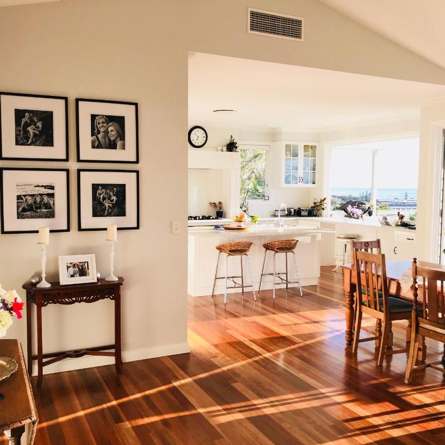 Jetty Splendour Guest Bedroom with Bathroom en-suite B'nB Coffs Harbour Buitenkant foto